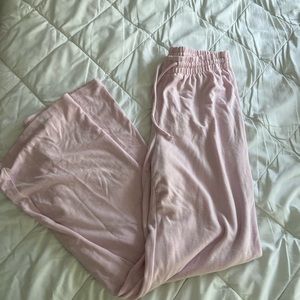 Aritzia lounge pants